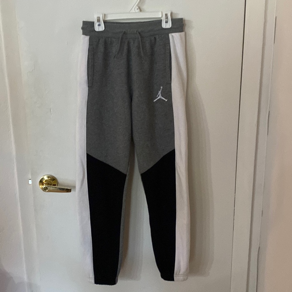 Kids Jordan sweat pants size 12-13. Black,grey,white